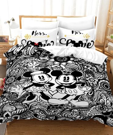 Cozy Disney-Inspired Black & White Bedding Set - Perfect For Kids & Adults, 3-Piece Comforter With Pillow Covers