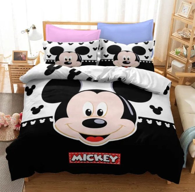 Cozy Mickey Mouse Bedding Set - Fun & Comfortable Twin/Full Size For Kids & Disney Fans