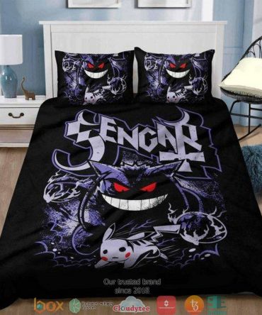 Cozy Gothic Bedding Set - Bold Black & Purple Design For Ultimate Comfort