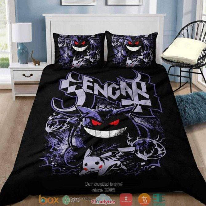 Cozy Gothic Bedding Set - Bold Black & Purple Design For Ultimate Comfort