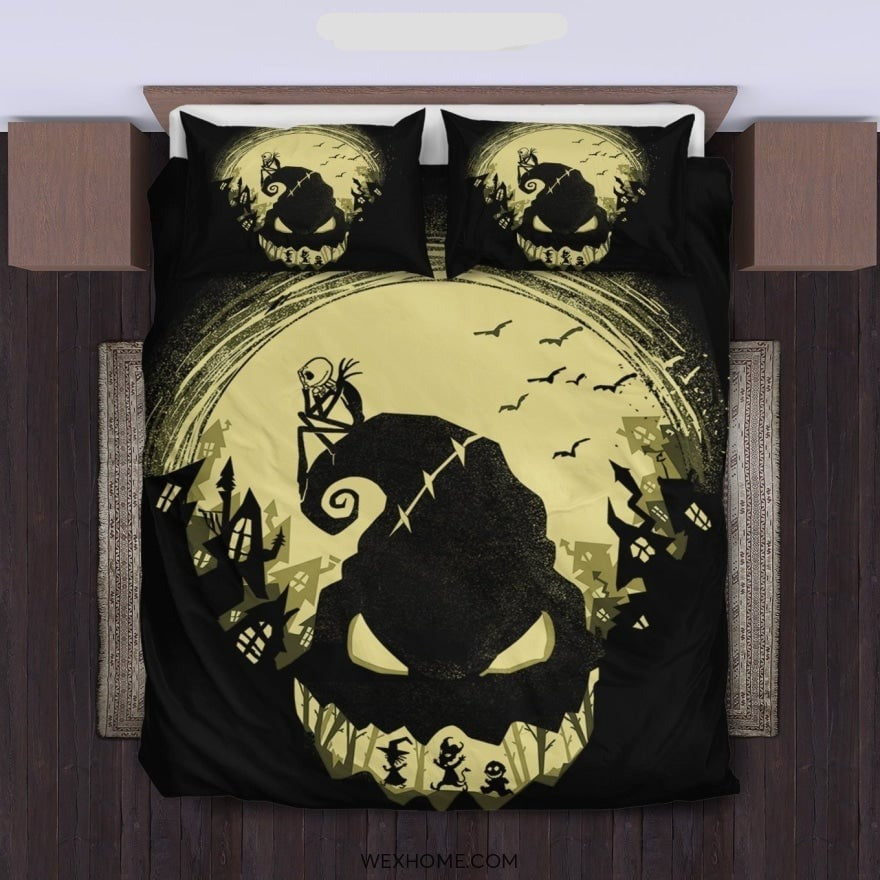 Spooky Halloween Comforter Set - Gothic Night Scene Bedding - King/Queen Sizes Available