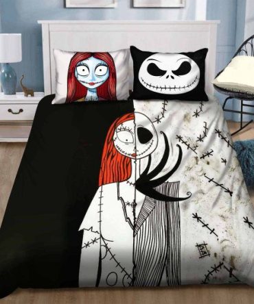 Spooky Black & White Bedding Set With Cartoon Characters – Cozy Comfort For Halloween Fans