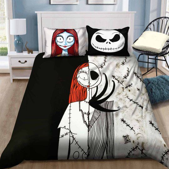 Spooky Black & White Bedding Set With Cartoon Characters – Cozy Comfort For Halloween Fans