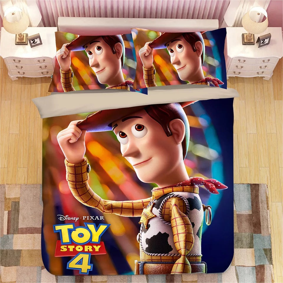 Toy Story 4 Woody Bedding Set For Kids - Cozy Twin/Queen Comforter & Pillowcases