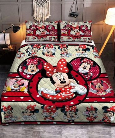 Minnie Mouse Quilted Bedding Set - Cozy, Colorful, And Perfect For Kids' Rooms