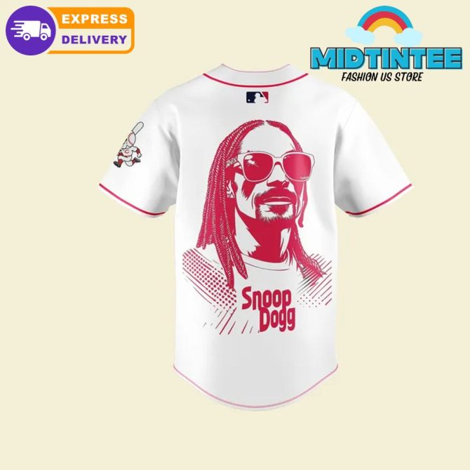 Exclusive Snoop Dogg Reds Baseball Jersey - Limited Edition Concert Apparel - Image 3