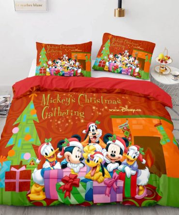 Mickey'S Christmas Gathering Bedding Set – Festive Disney Comfort For Kids & Adults