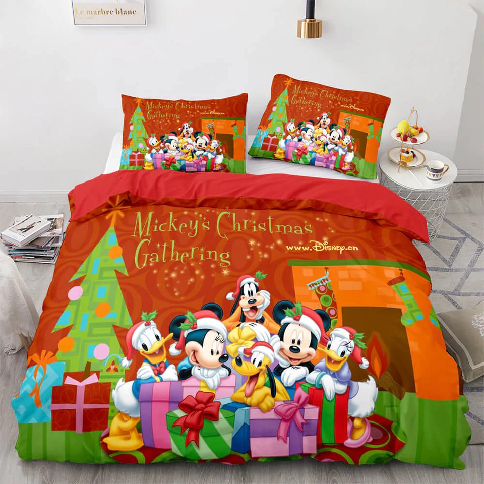 Mickey'S Christmas Gathering Bedding Set – Festive Disney Comfort For Kids & Adults