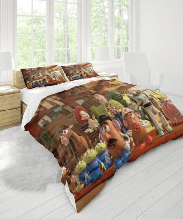 Cozy Toy Story Bedding Set - Kids Twin/Full Comforter & Pillowcases - Vibrant Pixar Design
