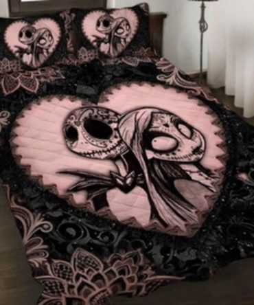 Cozy Gothic Style Skull Couple Bedding Set - Unique Black & Pink Design For Bedroom Decor