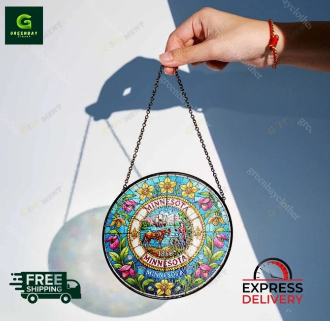 Stunning Minnesota Stained Glass Sun Catcher - Image 3