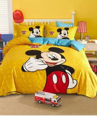 Cozy Cartoon Character Kids Bedding Set - Twin Size, Soft & Colorful, Perfect For Children'S Bedroom