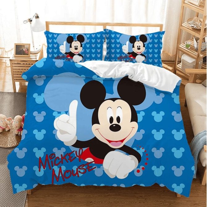 Cozy Mickey Mouse Bedding Set - Soft, Fun & Colorful Design For Kids' Rooms