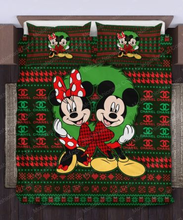 Mickey & Minnie Christmas Bedding Set - Cozy & Festive Design For Kids & Adults