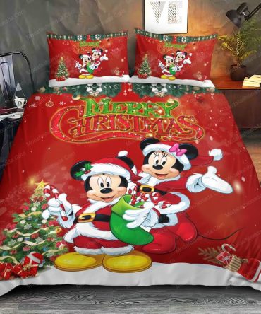 Cozy Christmas Mickey & Minnie Bedding Set - Festive Holiday Comforter & Pillowcases