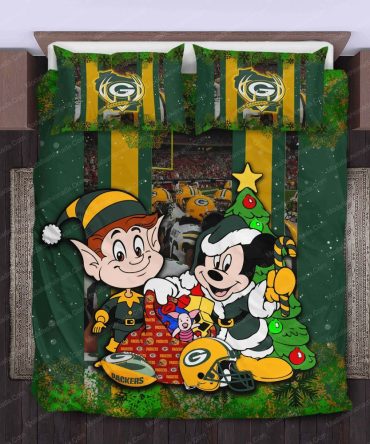 Festive Green & Gold Cartoon Bedding Set - Cozy Holiday Theme For Kids & Fans