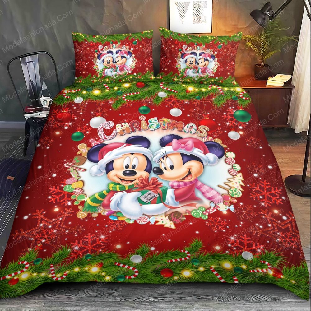 Festive Disney Christmas Bedding Set - Cozy Holiday Magic For Kids - Mickey & Minnie Design - Image 2