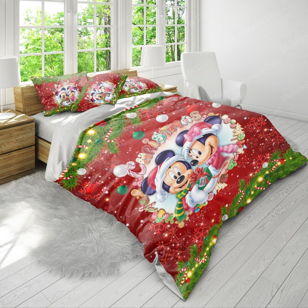 Festive Disney Christmas Bedding Set - Cozy Holiday Magic For Kids - Mickey & Minnie Design - Image 4