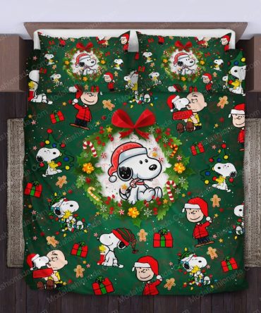 Festive Snoopy & Friends Christmas Bedding Set - Cozy Holiday Comfort