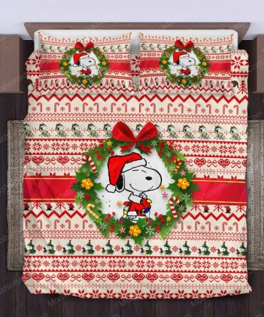 Festive Snoopy Christmas Bedding Set - Cozy Holiday Bedroom Decor Gift