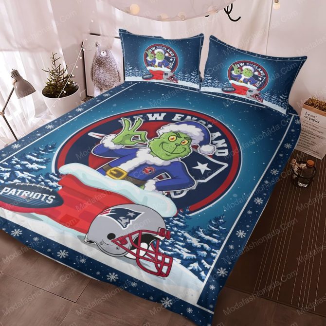 Cozy New England Patriots Grinch Christmas Bedding Set - Perfect Gift For Fans! - Image 3
