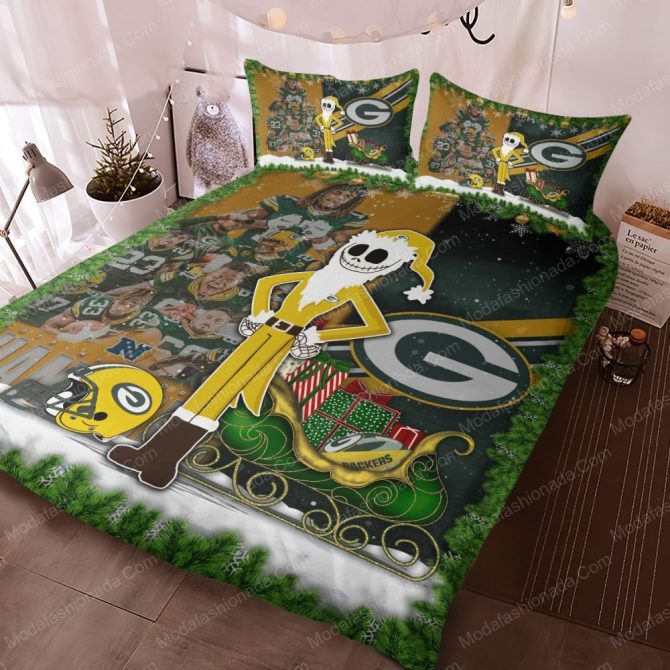 Cozy Green Bay Holiday Bedding Set – Festive Fandom Comforter & Pillowcases - Image 3
