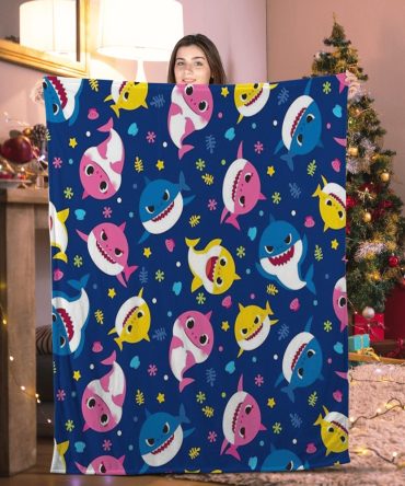 Cozy Kids' Shark Blanket - Fun Cartoon Design, Soft & Warm Fleece - Perfect Gift!