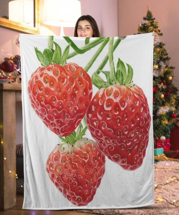 Cozy Strawberry Print Blanket - Warm, Soft, Perfect Gift For Holiday Snuggles