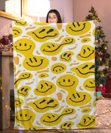 Cozy Yellow Smiley Face Throw Blanket - Soft, Vibrant & Fun Decor For Home