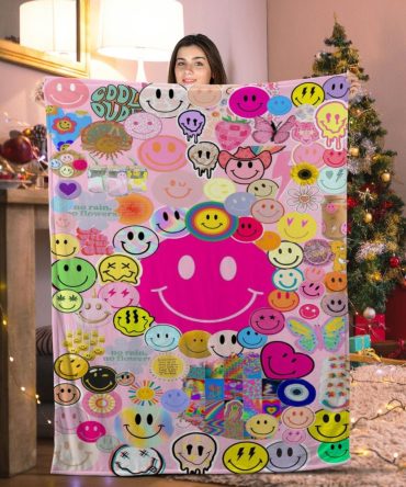 Cozy Smiley Face Blanket - Vibrant Retro Design For Ultimate Comfort & Style