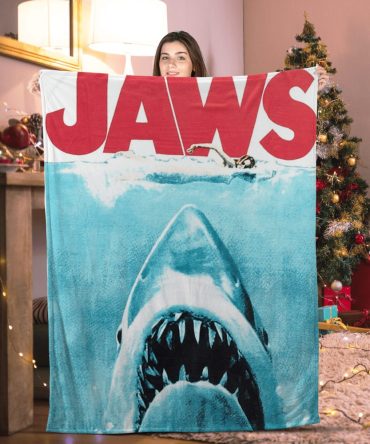 Cozy 'Jaws' Movie Shark Blanket – Soft, Warm Fleece Throw For Fans & Movie Nights