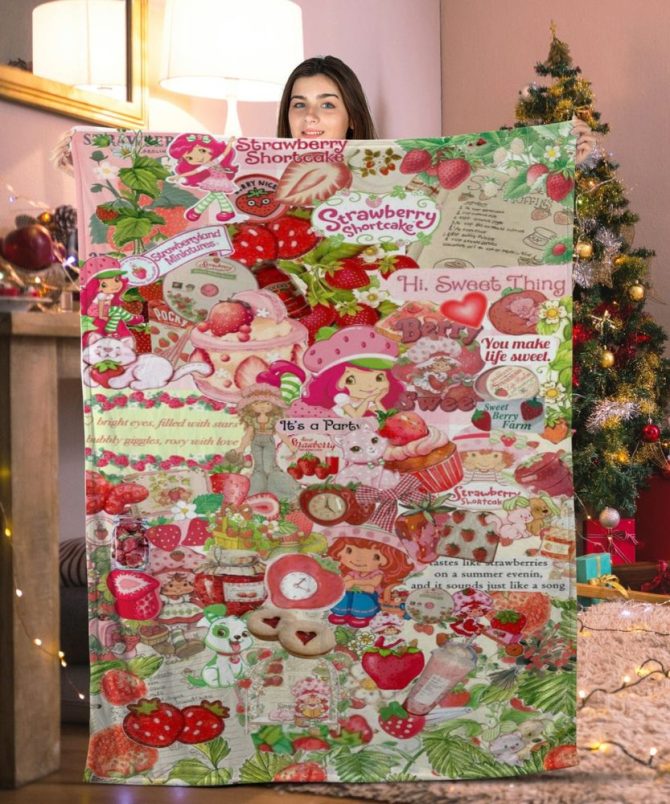 Cozy Strawberry Shortcake Fleece Blanket - Perfect Gift For Kids & Fans!