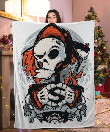 Cozy Gothic Skull Blanket – Soft Fleece Throw For Halloween & Home Decor Gift