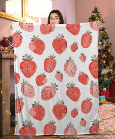 Cozy Strawberry Print Throw Blanket - Soft, Warm & Stylish For Home Decor