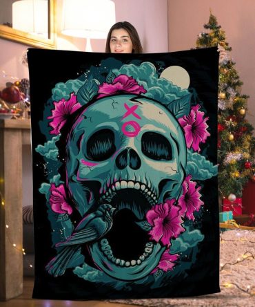 Unique Gothic Skull Blanket With Floral Design – Cozy, Artistic Home Decor Gift