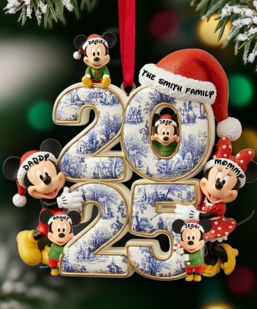 Cherish Family Moments With Our Personalized Adorable Family Christmas Acrylic Ornament