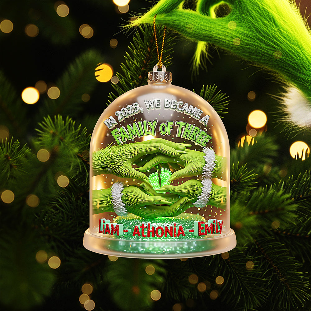 Celebrate Family Love - Customizable Green Family Ornament - Perfect Personalized Gift For Families & Loved Ones