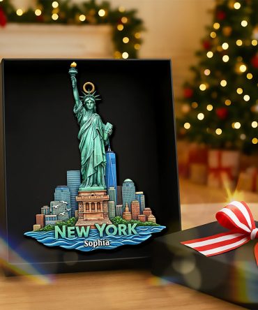 “Celebrate Iconic Memories” - Personalized New York Ornament - Custom Gift For Friends And Family